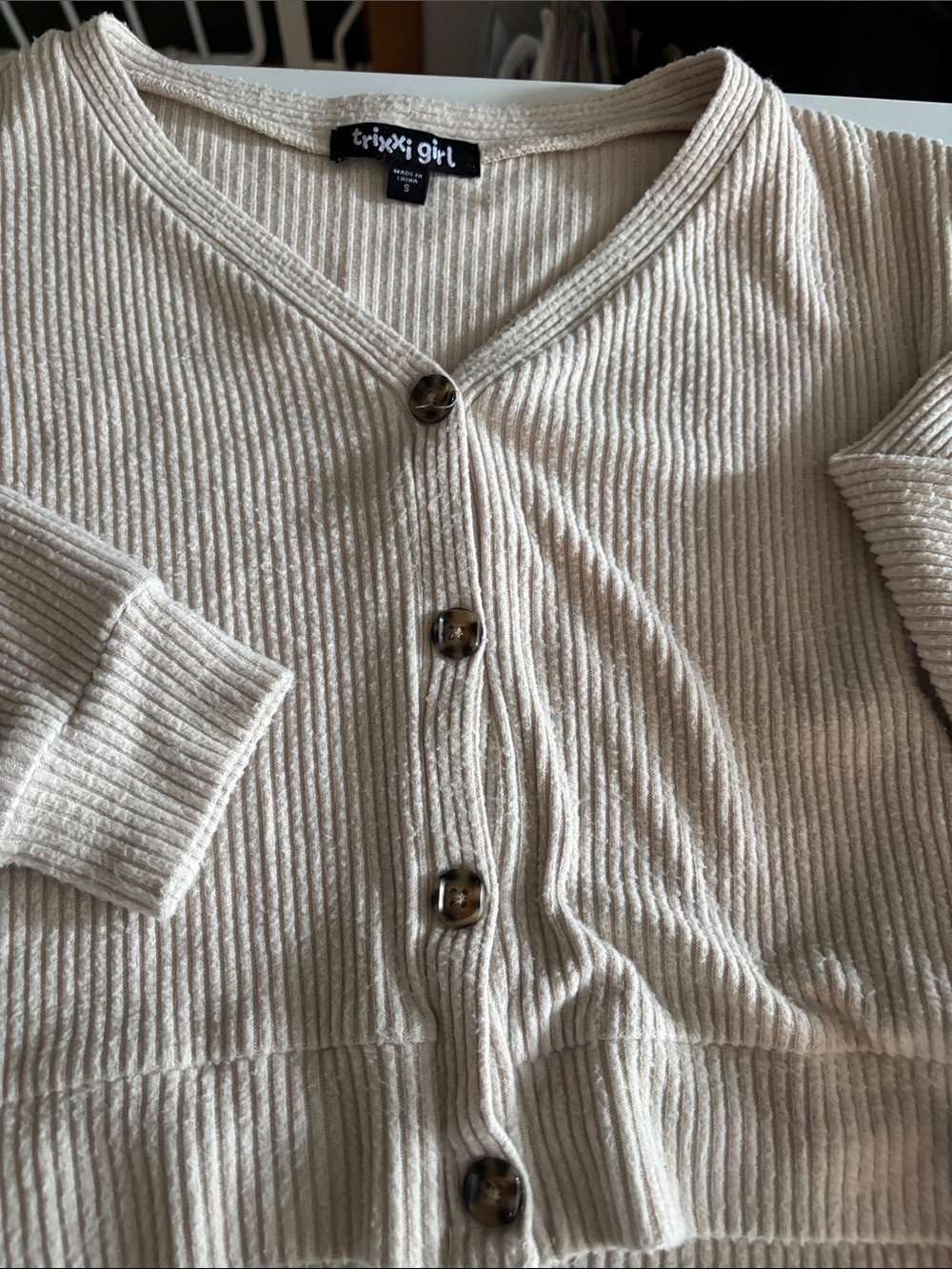 2 Ribbed V-Neck Button Cardigan - Light Blue & Beige - Picture 9 of 10
